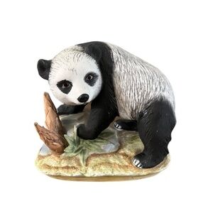 Vintage Lefton Panda Bear Ceramic Figurine #KW4910 Chipped